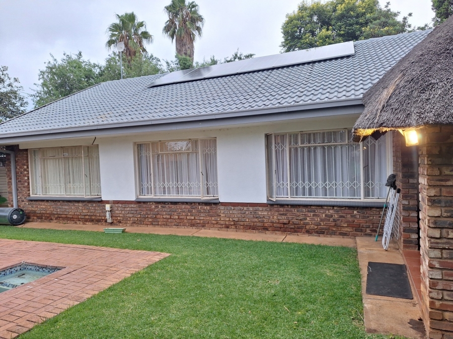 3 Bedroom Property for Sale in Kannoniers Park North West